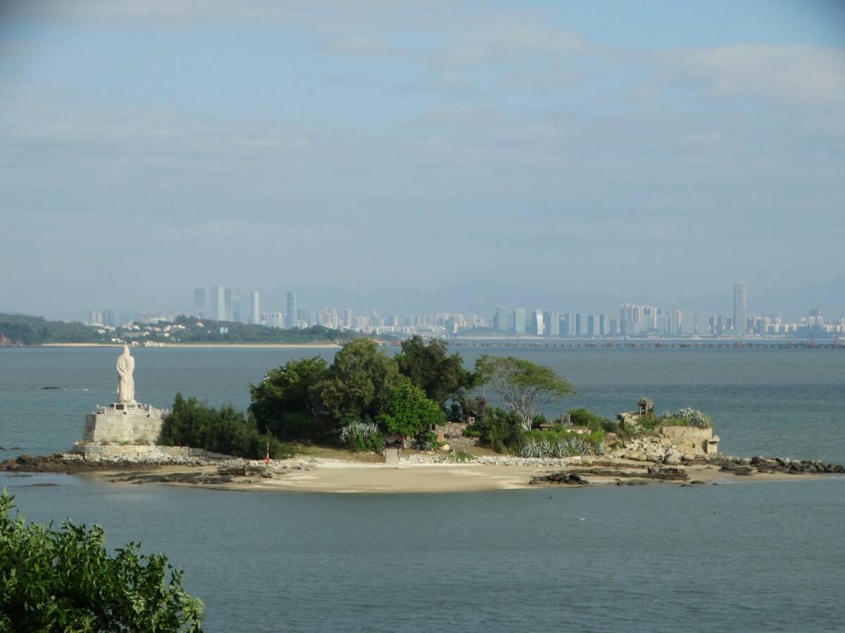 Fig.1 : Vue de Xiamen depuis l’île de Kinmen. Phot. Chung Li-wai, 2016. © Chung Li-wai