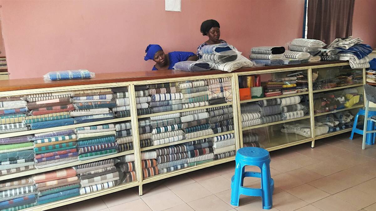 Fig. 4 : Magasin d’exposition du centre de production féminine artisanale UAP Godé, Ouagadougou 2017