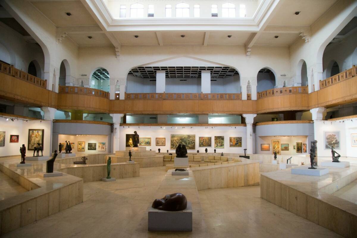 Fig.3 : Vue de l’intérieur du musée national d’Art moderne égyptien, Le Caire, 2018. Photo: Abdullah Dawestashy pour Nadine Atallah