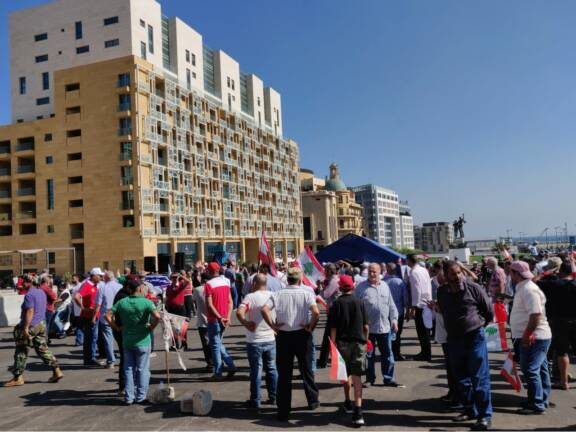 Fig. 1 : Manifestation des vétérans de l’armée libanaise sur la place des Martyrs à Beyrouth, 16 juillet 2019. Cliché : J. Hassine